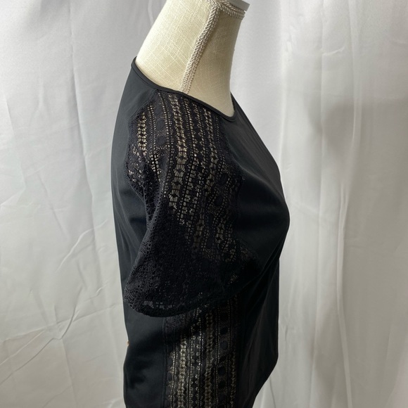 Lou & Grey black lace side top size medium - Picture 3 of 9